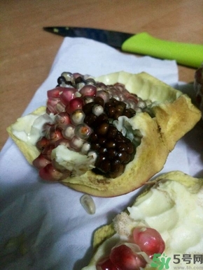 石榴里面发黑还能吃吗,石榴子发黑还能吃吗