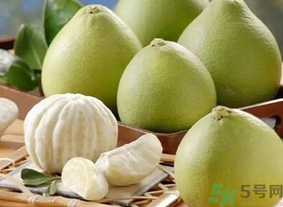 红心柚子和牛奶能一起吃吗,柚子和牛奶能一起吃吗怎么缓解