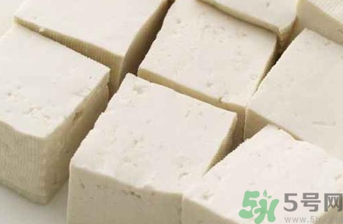 基围虾可以和豆腐一起吃吗?,基围虾和豆腐在一起怎么做法