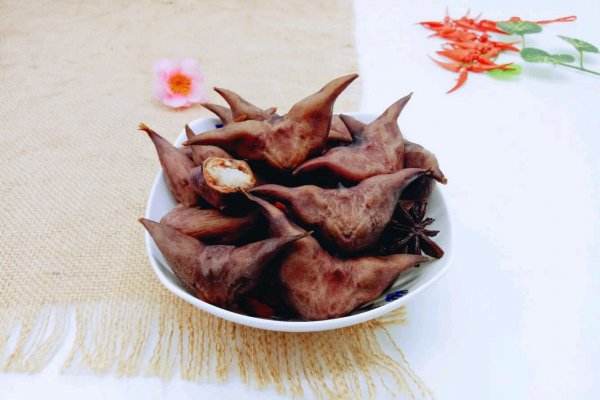 女人吃菱角有什么好处,吃菱角的好处和坏处