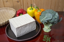 豆腐和橘子可以一起吃吗,橘子和豆类能一起吃吗