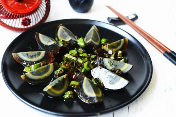 皮蛋可以煮着吃吗,皮蛋可以直接吃吗?要不要煮?