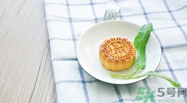 葡萄可以和柿饼一起吃吗,月饼不能和什么一起吃