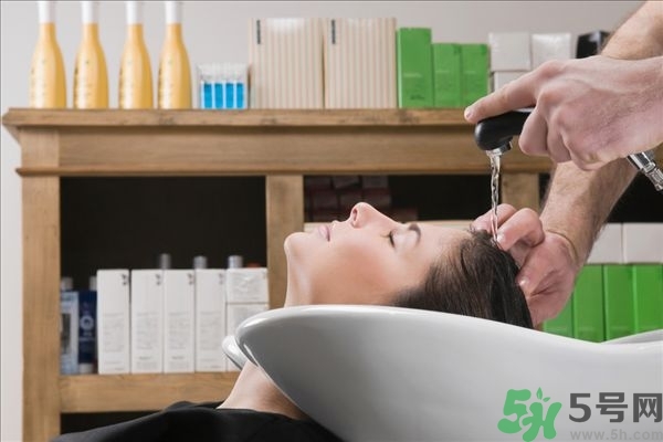 女生每天洗头好吗,夏天天天洗头好不好