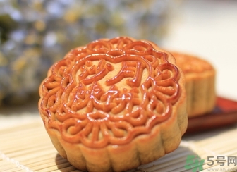 鲜肉月饼可以带上飞机吗,月饼可以带上飞机吗