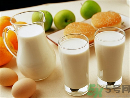 石榴和牛奶能一起吃吗,石榴可以和牛奶一起吃有什么害处