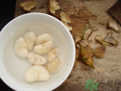 菱角能生吃么,菱角生着能吃吗有什么作用