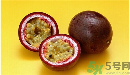 百香果可以吃籽吗 百香果要吐籽吗,百香果吃的时候用吐籽吗