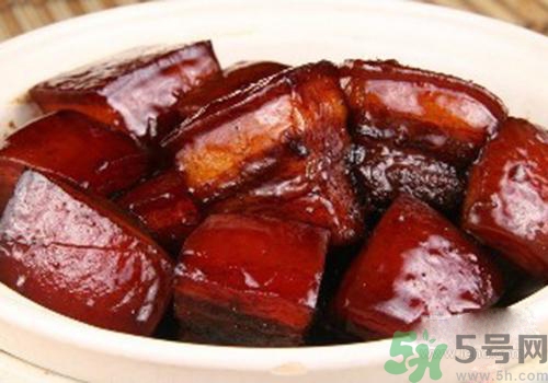吃红烧肉有什么好处,吃红烧肉的好处和坏处 吃红烧肉有什么好处,吃红烧肉的好处和坏处