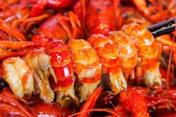 啤酒和虾可以一起吃吗,海虾和啤酒能同时吃吗