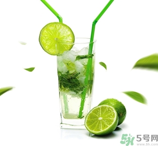 青柠檬和黄柠檬有什么区别,柠檬大的好还是小的好有什么区别