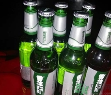 吃羊肉串喝红酒好吗,吃羊肉喝啤酒可以吗