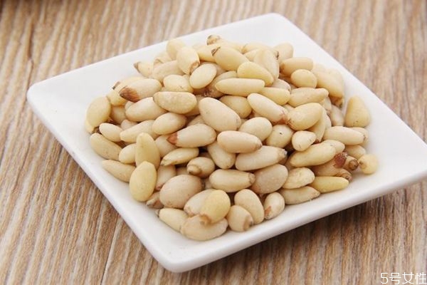 孕妇能吃松子仁吗,孕妇可以吃松子仁吗?中期