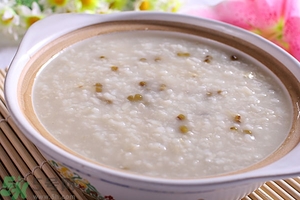 绿豆粥有什么营养和功效,绿豆粥的功效和作用