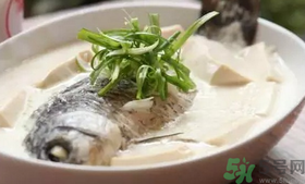 煲汤要用热水还是冷水,煲汤加热水还是冷水