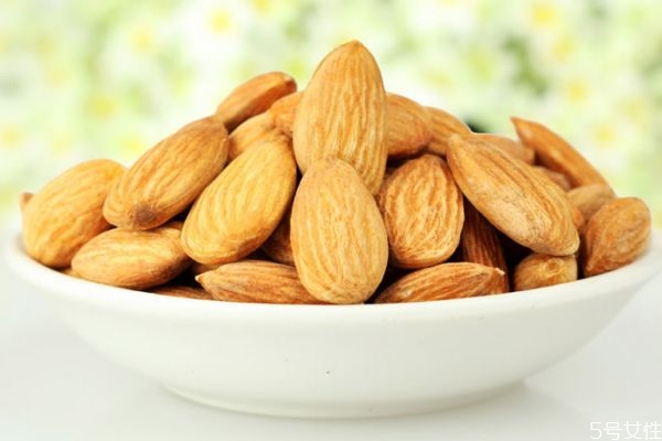 孕妇可以吃巴旦木吗?,孕妇可以吃巴旦木吗?孕晚期