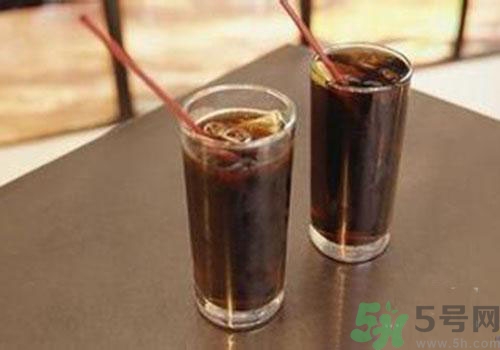 可乐和雪碧有什么坏处,雪碧和可乐哪种危害大