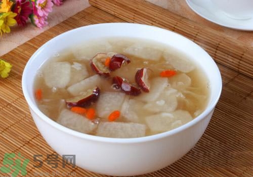 感冒发烧可以喝冰糖雪梨吗,小孩感冒发烧可以喝冰糖雪梨吗 感冒发烧可以喝冰糖雪梨吗,小孩感冒发烧可以喝冰糖雪梨吗