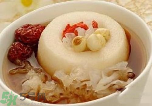 冰糖雪梨的热量是多少大卡,冰糖雪梨水热量