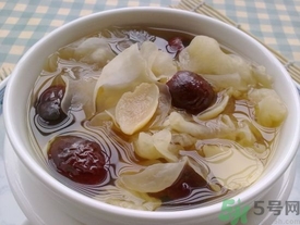 鲜百合红枣汤的做法和功效,百合红枣红豆汤的功效