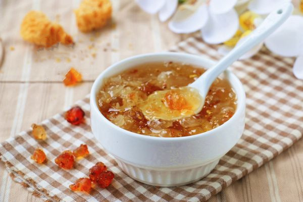 桃胶可以用开水泡着喝吗,桃胶可以泡水直接喝吗