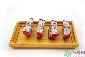 吃火龙果尿液是红色的,吃火龙果尿液是红色是什么原因 吃火龙果尿液是红色的,吃火龙果尿液是红色是什么原因