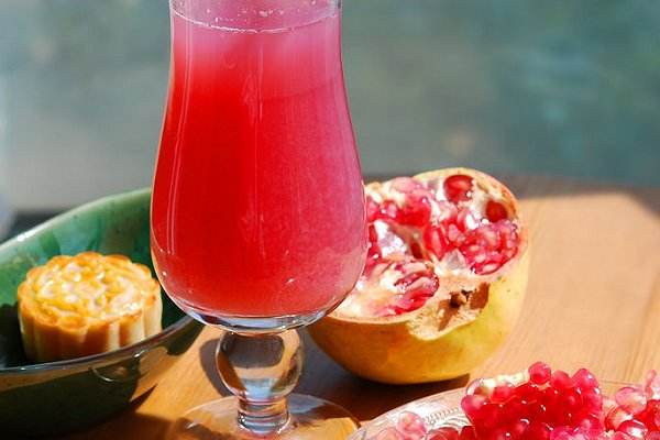 石榴汁和什么一起榨汁,石榴可以和什么一起榨汁