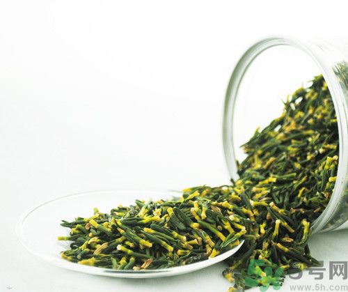 莲子里面的绿芽能吃吗,莲子有绿色的芽能吃吗