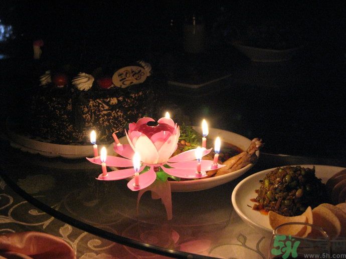 音乐蜡烛突然爆炸,生日音乐蜡烛爆炸