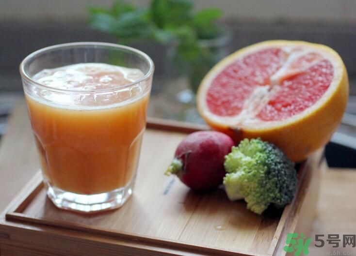 西兰花可以榨汁吗,西兰花可以榨蔬菜汁吗