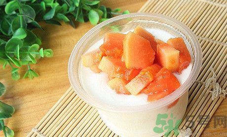 木瓜可以和香蕉一起吃吗?,木瓜可以和香蕉一起吃吗,木瓜会损害香蕉中的维生素C吗