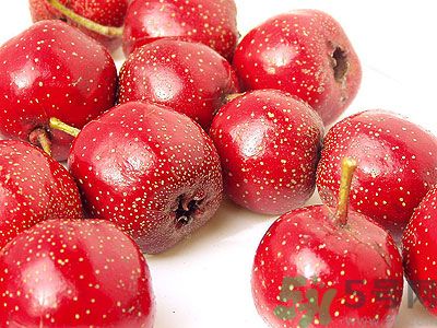 吃山楂可以喝茶吗,喝茶可以吃山楂片吗 吃山楂可以喝茶吗,喝茶可以吃山楂片吗