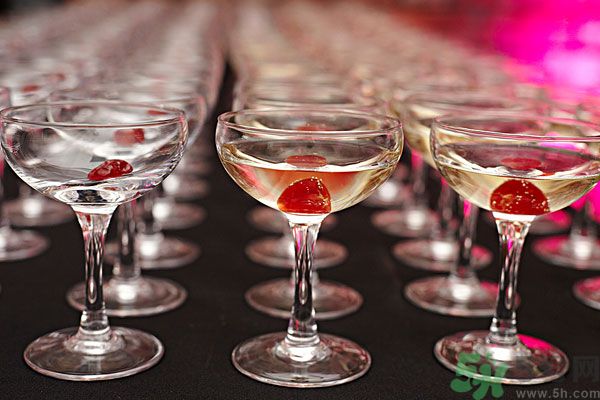 樱桃核有毒是真的吗,樱桃核有毒吗