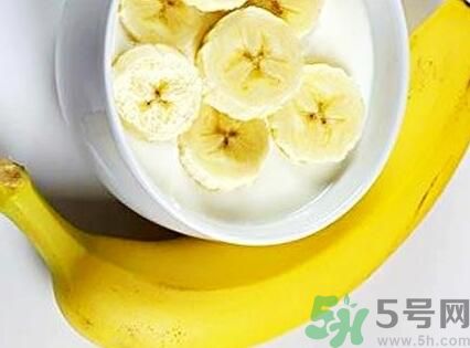 吃香蕉可以喝可乐吗,喝了可乐不能吃香蕉吗?