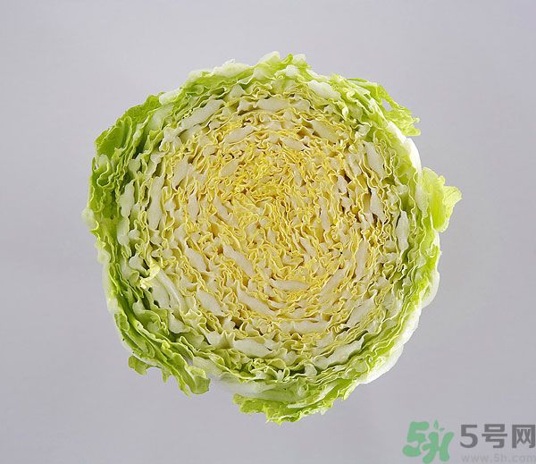 包菜外面烂了里面好的可以吃吗,包菜坏了一点还能吃吗