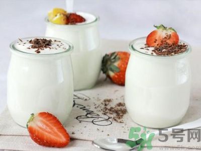 吃绿豆糕可以喝酸奶吗?,绿豆糕可以和酸奶一起吃吗?