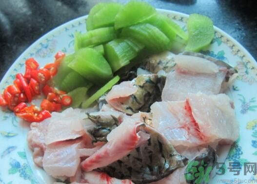莴笋可以和鱼一起煮吗,莴笋叶能和鱼一起煮吗
