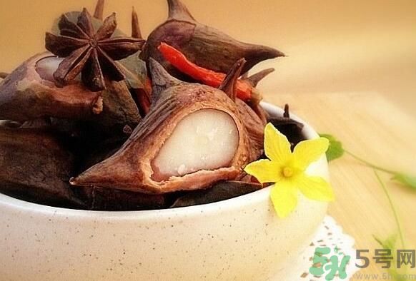 菱角怎么煮不变黑没有臭水味,菱角怎么煮不变黑