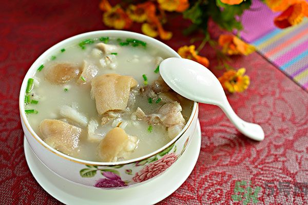 姬松茸可以和猪蹄炖吗,松茸可以和花生一起炖吗