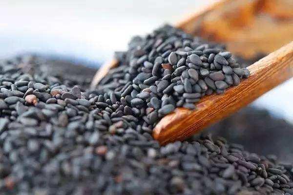 芝麻吃生的好还是熟的好,黑芝麻吃生的好还是熟的好 芝麻吃生的好还是熟的好,黑芝麻吃生的好还是熟的好