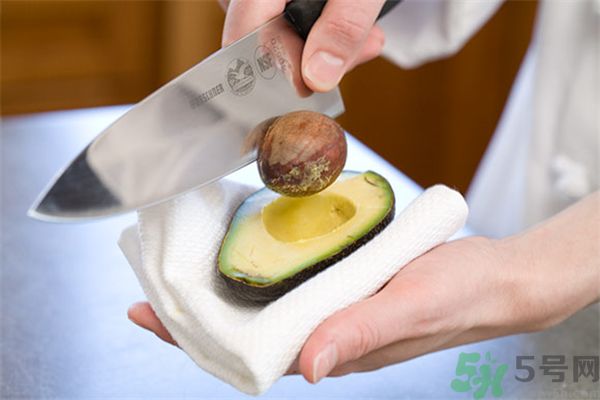 牛油果怎样切,如何切牛油果图解法