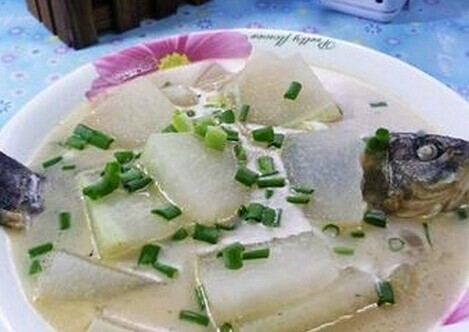 冬瓜鲫鱼汤的做法,鲫鱼汤冬瓜汤的功效