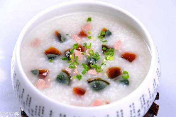 银耳百合莲子粥的做法的功效和作用,莲子银耳百合汤