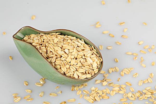 减肥期间燕麦片一天吃多少合适,一天两顿燕麦片能减肥吗