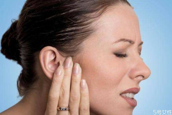 耳屎太多会导致耳鸣吗,耳朵里有耳屎会耳鸣吗