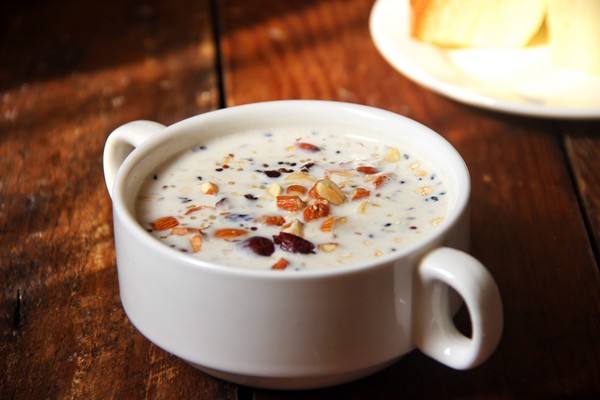 即食燕麦片可以用冷牛奶泡吗,燕麦片可以用冷牛奶泡吗?