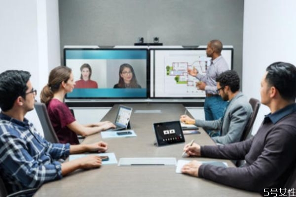 钉钉崩溃了吗,钉钉崩溃事件