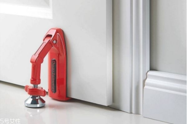 女性防身最好的武器,女子防身用什么比较好