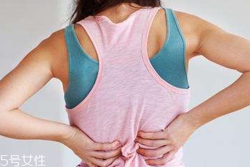 枕枕头后背疼,后背疼痛跟枕头有关系吗 枕枕头后背疼,后背疼痛跟枕头有关系吗