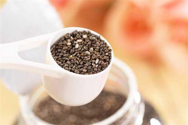 奇亚籽用热水还是冷水泡多久,奇亚籽用冷水泡还是用热水泡?